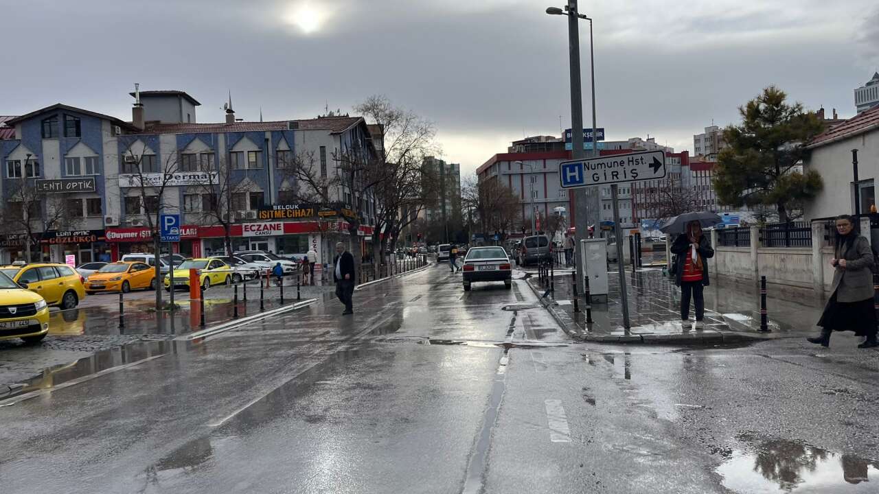 Konya bereketle coşuyor! Yağışlar kenti sardı, yarın kar da var 15